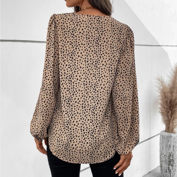 Boho Dalmatian print lantern sleeve blouse - Picture 3 of 6